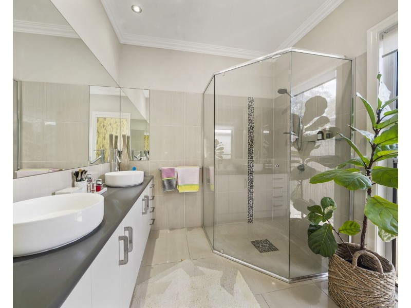 1 Kestrel Court, Rangeville QLD 4350