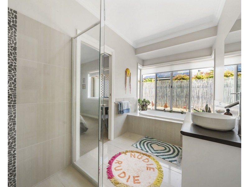 1 Kestrel Court, Rangeville QLD 4350