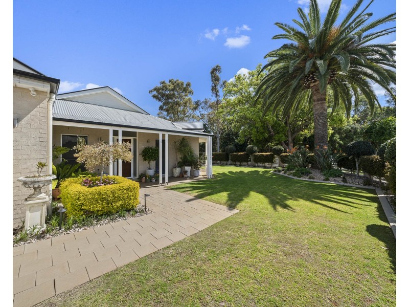 1 Kestrel Court, Rangeville QLD 4350