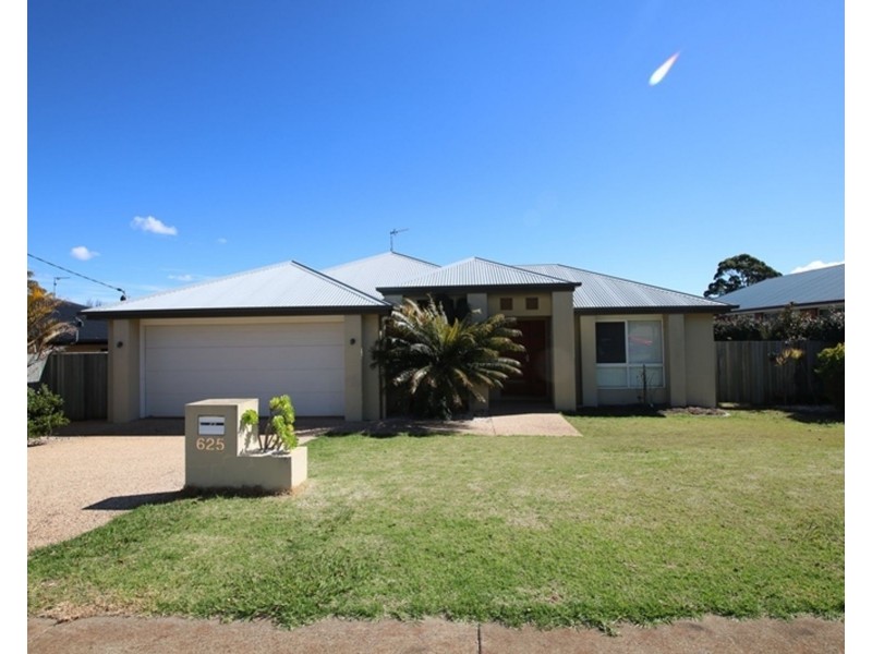 625 Hume Street, Kearneys Spring QLD 4350