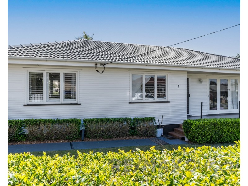 17 McNamara Street, Centenary Heights QLD 4350