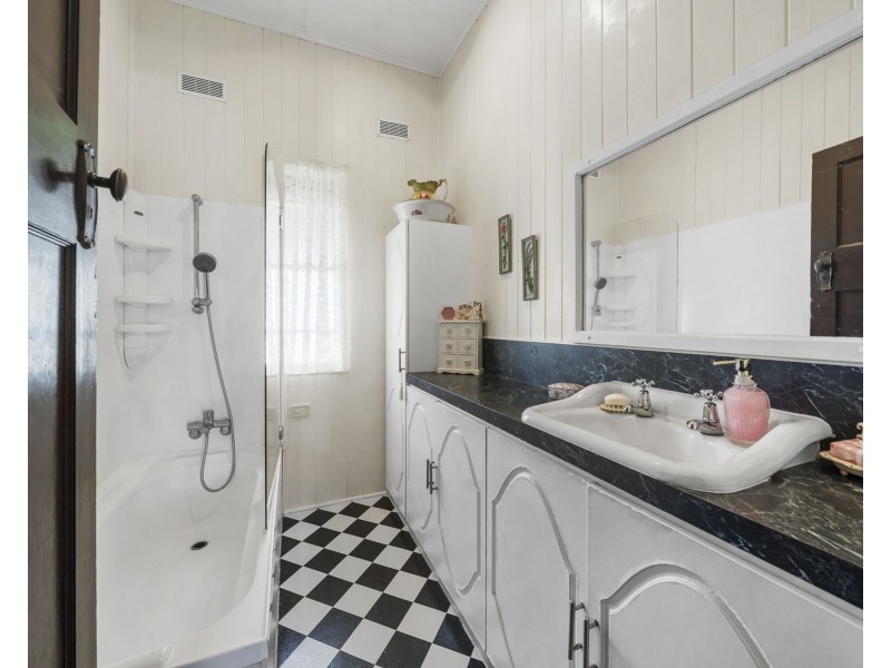 148 Holberton Street, Newtown QLD 4350