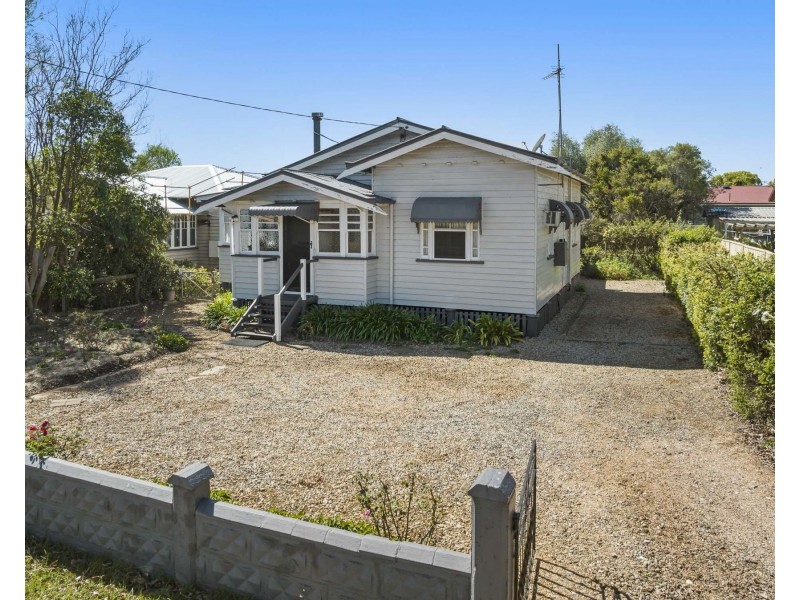 148 Holberton Street, Newtown QLD 4350