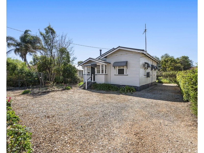 148 Holberton Street, Newtown QLD 4350