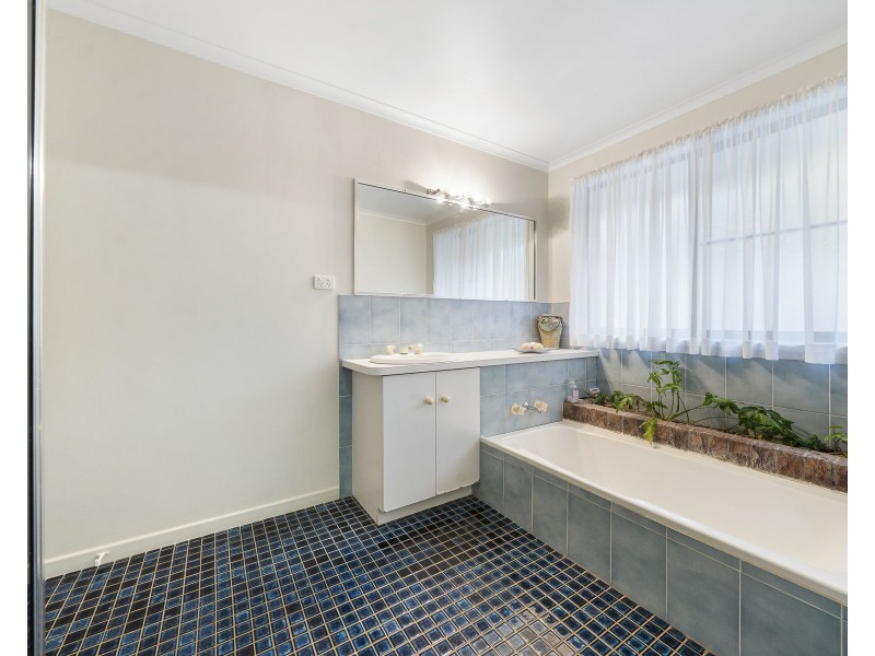1105 Ruthven Street, Kearneys Spring QLD 4350