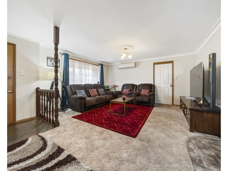 8 Ware Court, Darling Heights QLD 4350