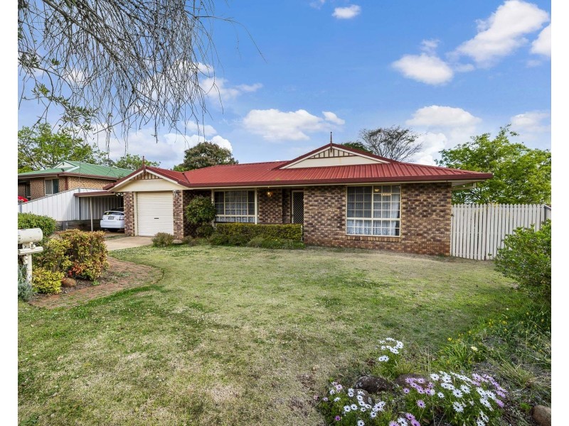 8 Ware Court, Darling Heights QLD 4350