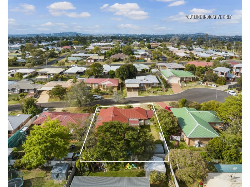 8 Ware Court, Darling Heights QLD 4350