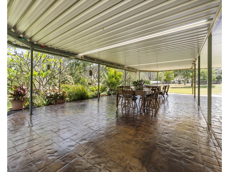 25 Redlands Drive, Gowrie Junction QLD 4352