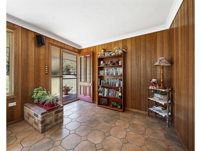 25 Redlands Drive, Gowrie Junction QLD 4352