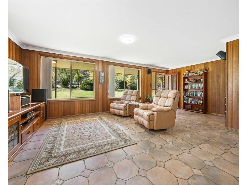 25 Redlands Drive, Gowrie Junction QLD 4352