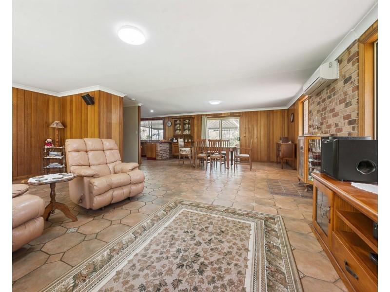 25 Redlands Drive, Gowrie Junction QLD 4352