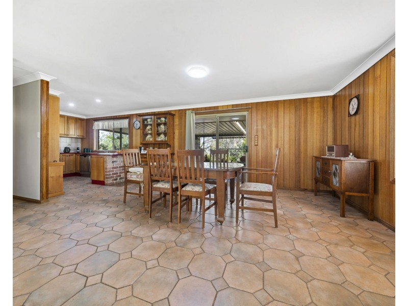 25 Redlands Drive, Gowrie Junction QLD 4352
