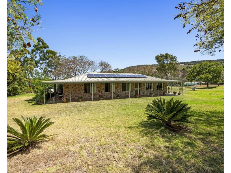25 Redlands Drive, Gowrie Junction QLD 4352