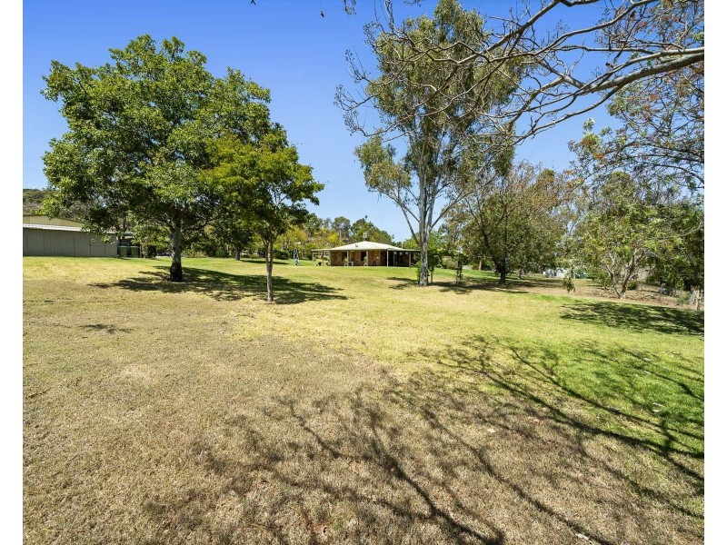 25 Redlands Drive, Gowrie Junction QLD 4352