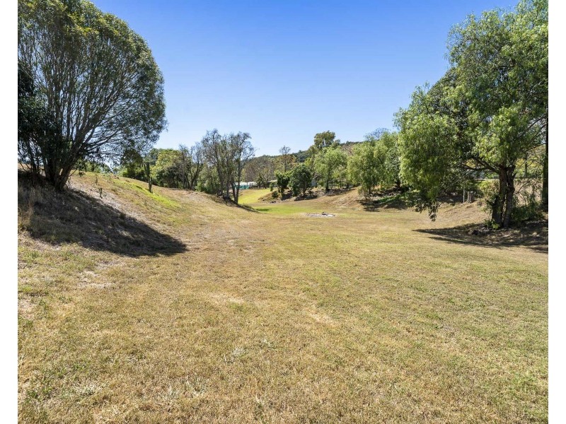 25 Redlands Drive, Gowrie Junction QLD 4352