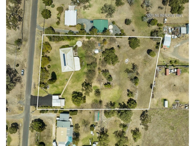25 Redlands Drive, Gowrie Junction QLD 4352