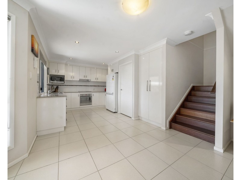6/446 Hume Street, Middle Ridge QLD 4350