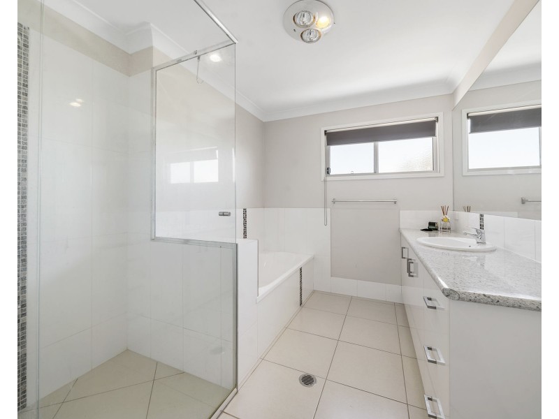 6/446 Hume Street, Middle Ridge QLD 4350