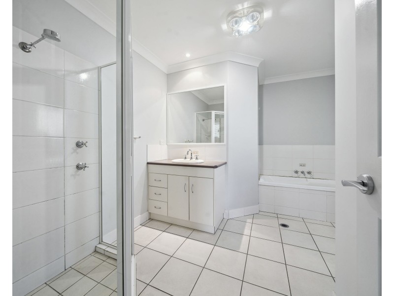 1/5 Rama Court, Kearneys Spring QLD 4350