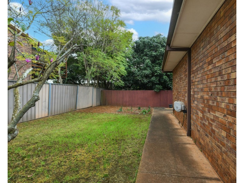 1/1 Gloucester Crescent, Darling Heights QLD 4350