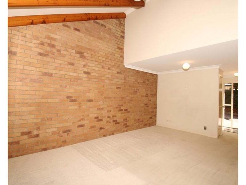 3/248 James Street, Harristown QLD 4350