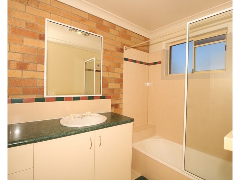 3/248 James Street, Harristown QLD 4350