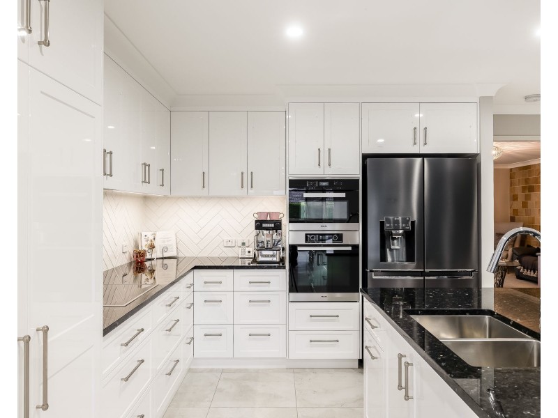 11 Paulene Crescent, Kearneys Spring QLD 4350