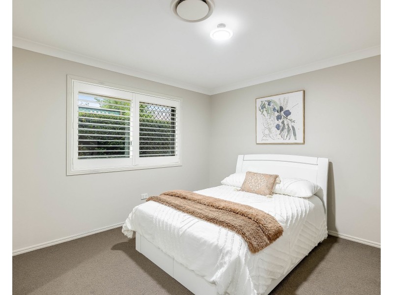 11 Paulene Crescent, Kearneys Spring QLD 4350