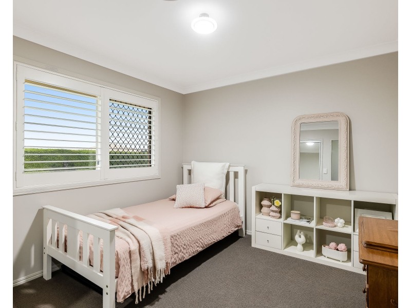 11 Paulene Crescent, Kearneys Spring QLD 4350