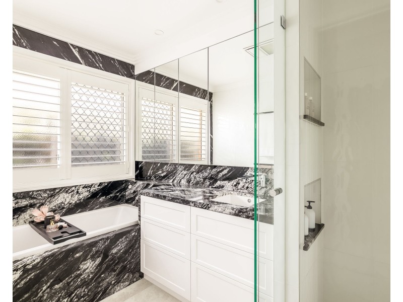 11 Paulene Crescent, Kearneys Spring QLD 4350