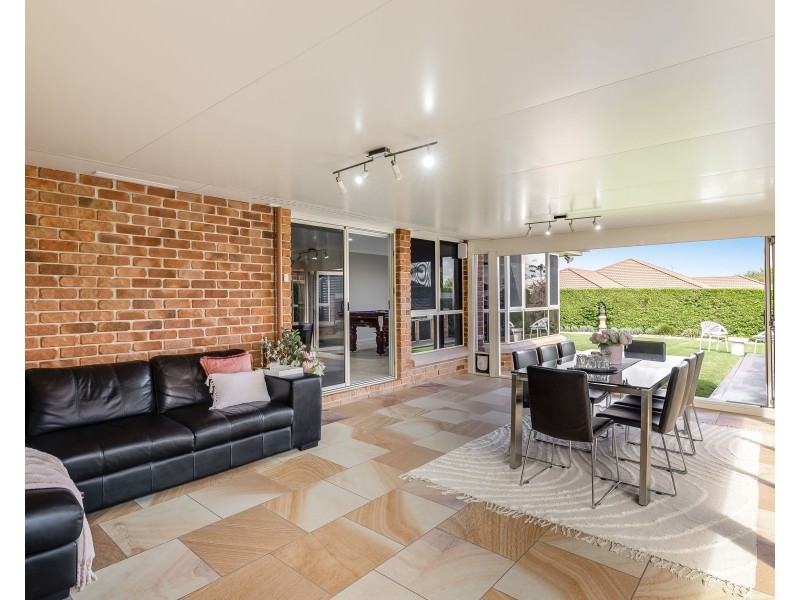 11 Paulene Crescent, Kearneys Spring QLD 4350