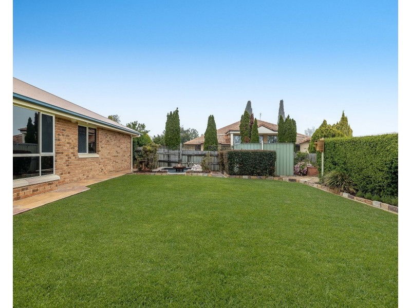 11 Paulene Crescent, Kearneys Spring QLD 4350