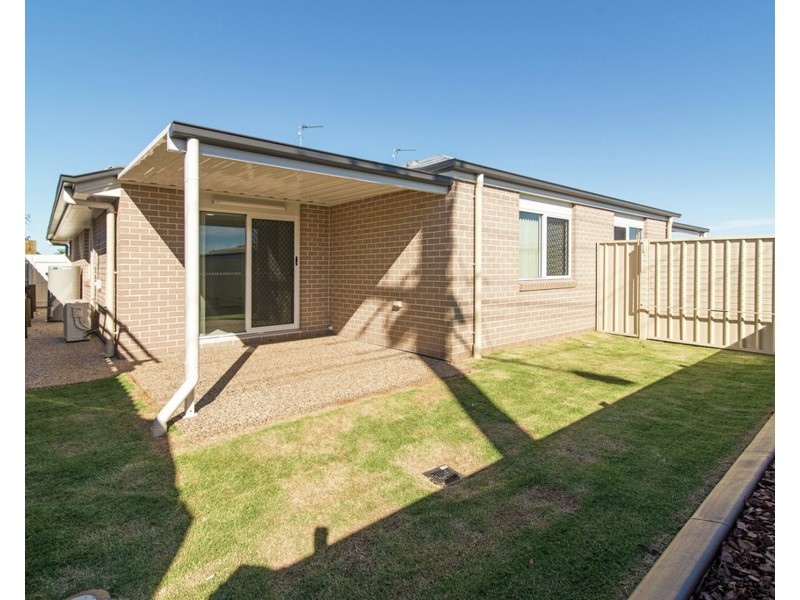 1/3 Whitley Court, Glenvale QLD 4350