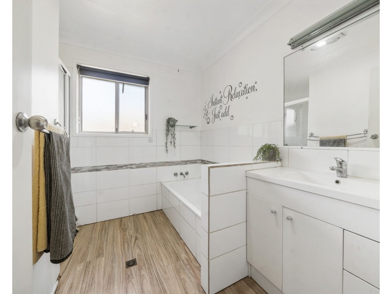 19 Rebwonga Street, Kingsthorpe QLD 4400