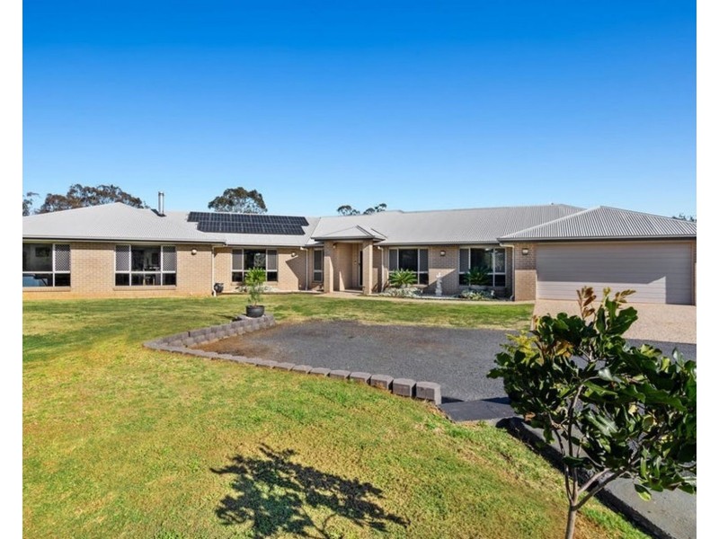 12 Gilbert Court, Gowrie Junction QLD 4352
