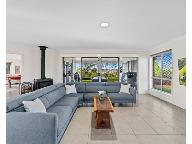 12 Gilbert Court, Gowrie Junction QLD 4352