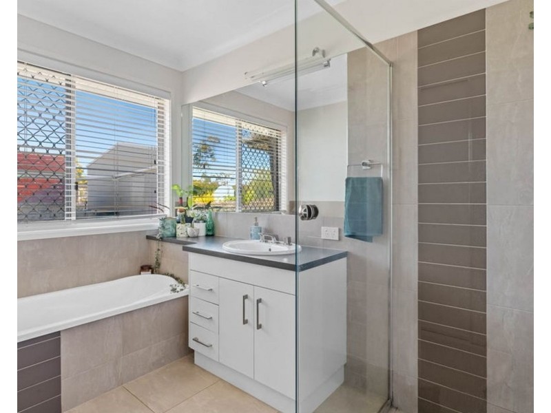12 Gilbert Court, Gowrie Junction QLD 4352