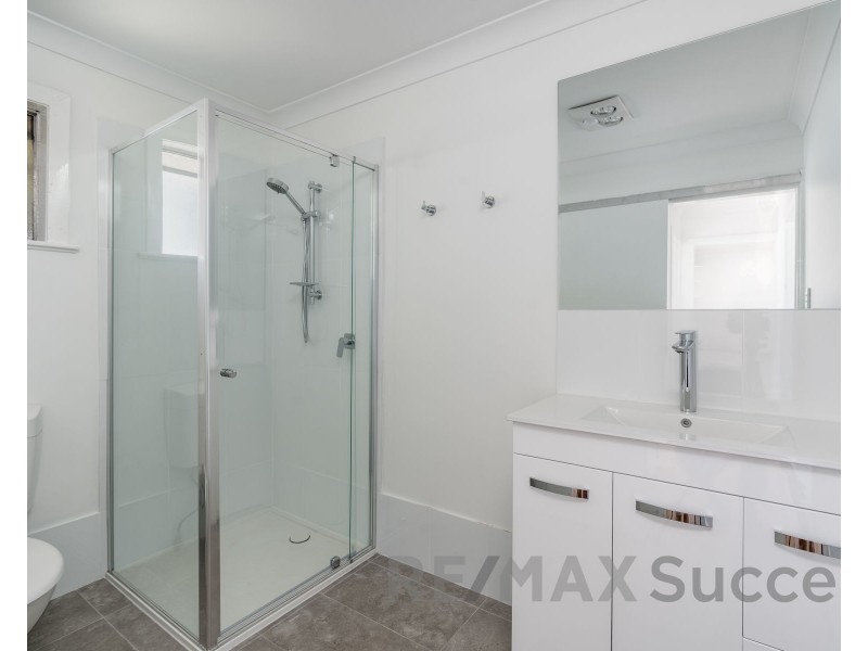 1/20 Glendower Street, Mount Lofty QLD 4350