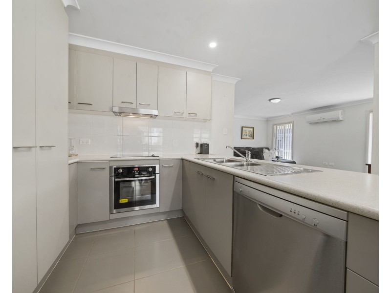 97 Entabeni Drive, Kearneys Spring QLD 4350