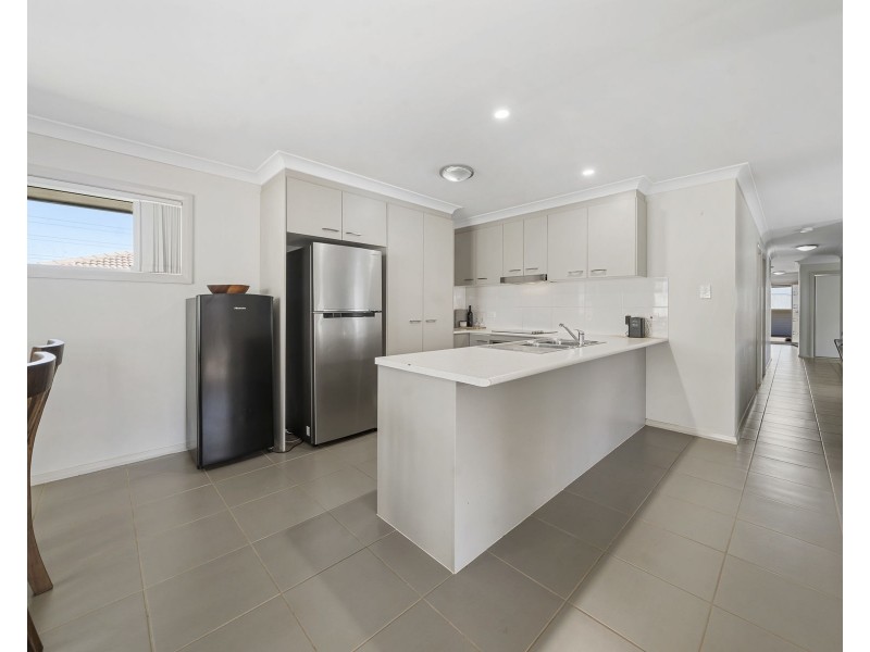 97 Entabeni Drive, Kearneys Spring QLD 4350