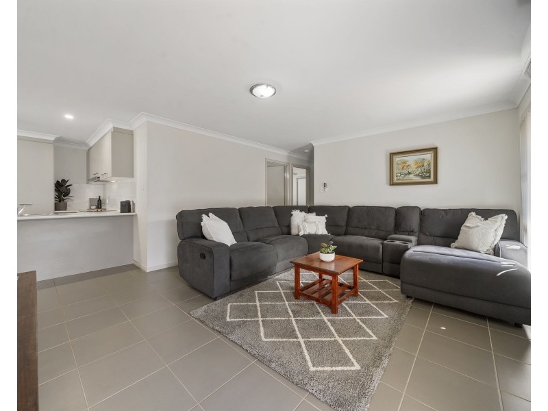 97 Entabeni Drive, Kearneys Spring QLD 4350