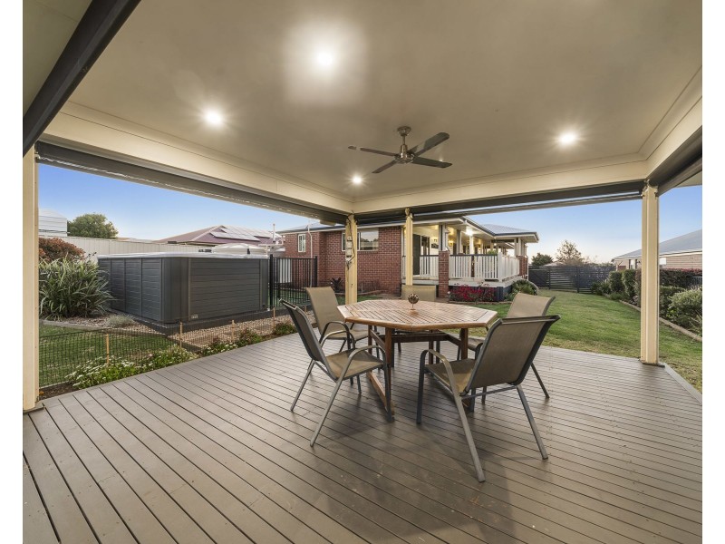 15 Bronte Street, Westbrook QLD 4350