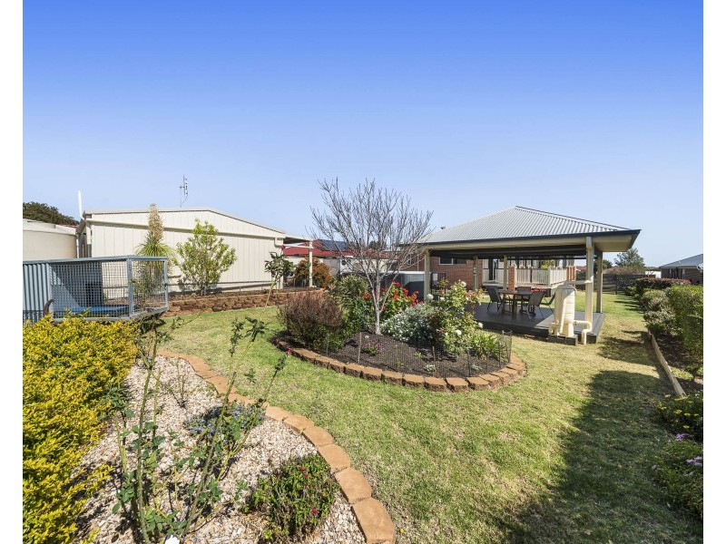 15 Bronte Street, Westbrook QLD 4350