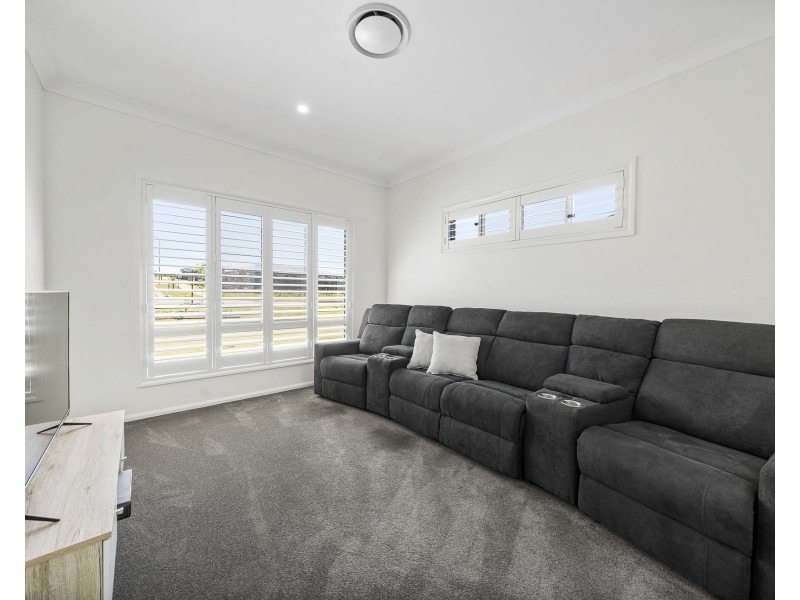 24 McGrory Drive, Kearneys Spring QLD 4350