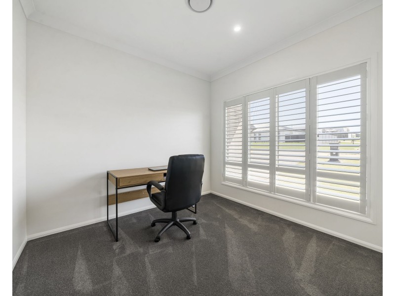 24 McGrory Drive, Kearneys Spring QLD 4350