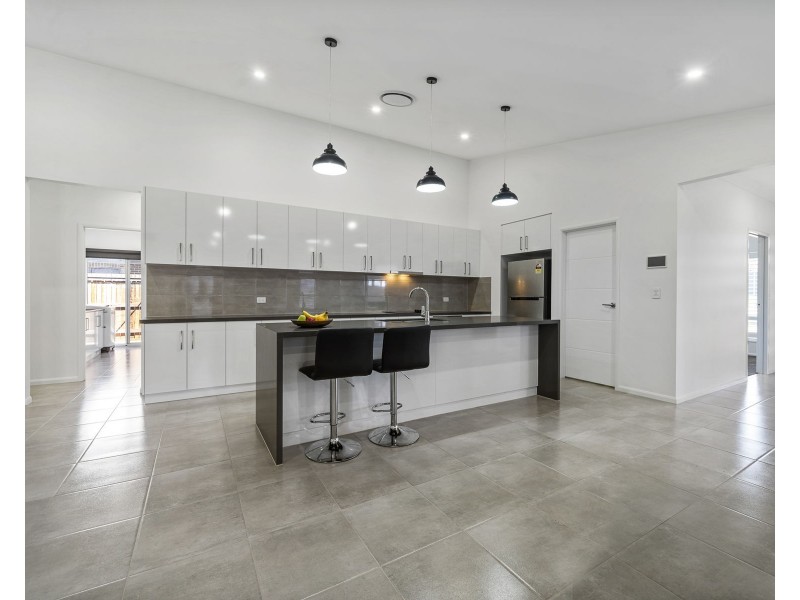 24 McGrory Drive, Kearneys Spring QLD 4350