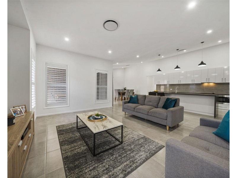 24 McGrory Drive, Kearneys Spring QLD 4350