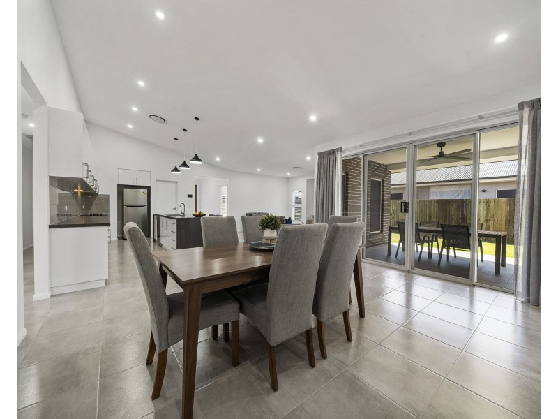 24 McGrory Drive, Kearneys Spring QLD 4350