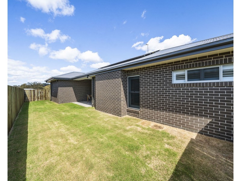 24 McGrory Drive, Kearneys Spring QLD 4350